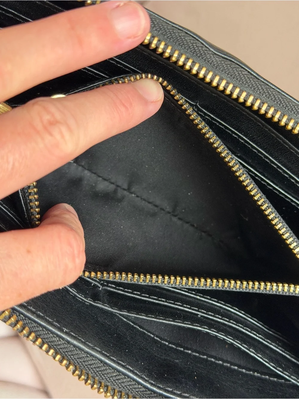 Tory Burch Carson Zip Continental Black Leather Wallet
